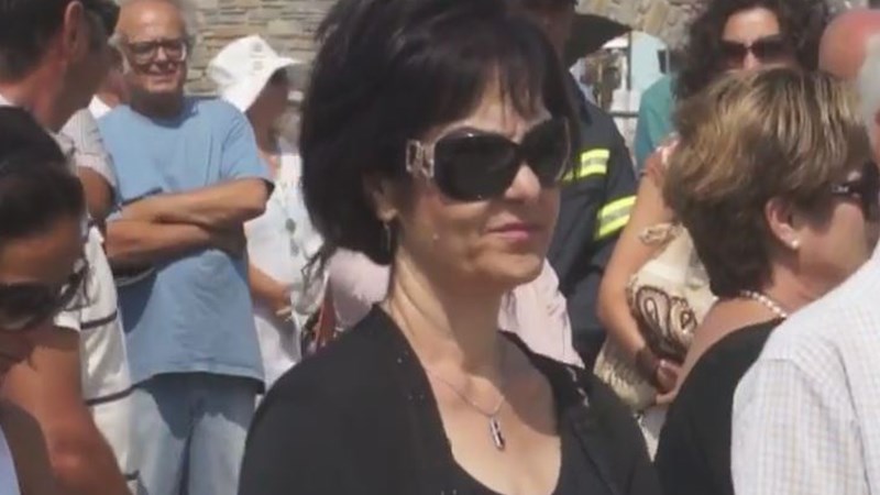 Η δήλωση της αδελφής του αδικοχαμένου οδηγού ταξί στη ληστεία της Πάρου για την αθωωτική απόφαση του δικαστηρίου