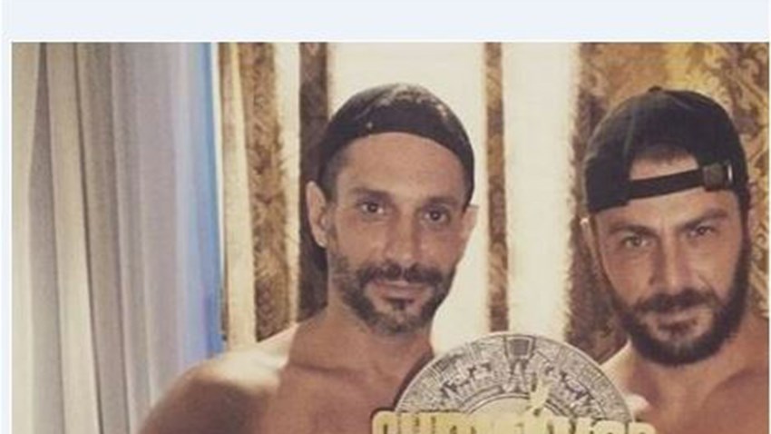 Ντάνος και Χρανιώτης έβγαλαν τις μπλούζες και… πόζαραν με το έπαθλο – ΦΩΤΟ