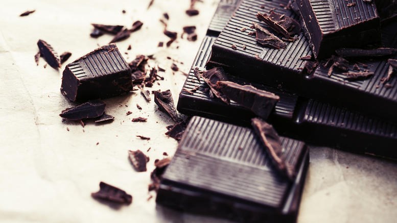 Η μαύρη σοκολάτα ακονίζει το μυαλό των ηλικιωμένων