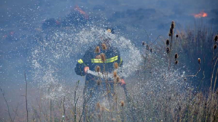 Σε ύφεση η πυρκαγιά στην Ανατολή Ιεράπετρας – Στην περιοχή παραμένουν πυροσβεστικές δυνάμεις