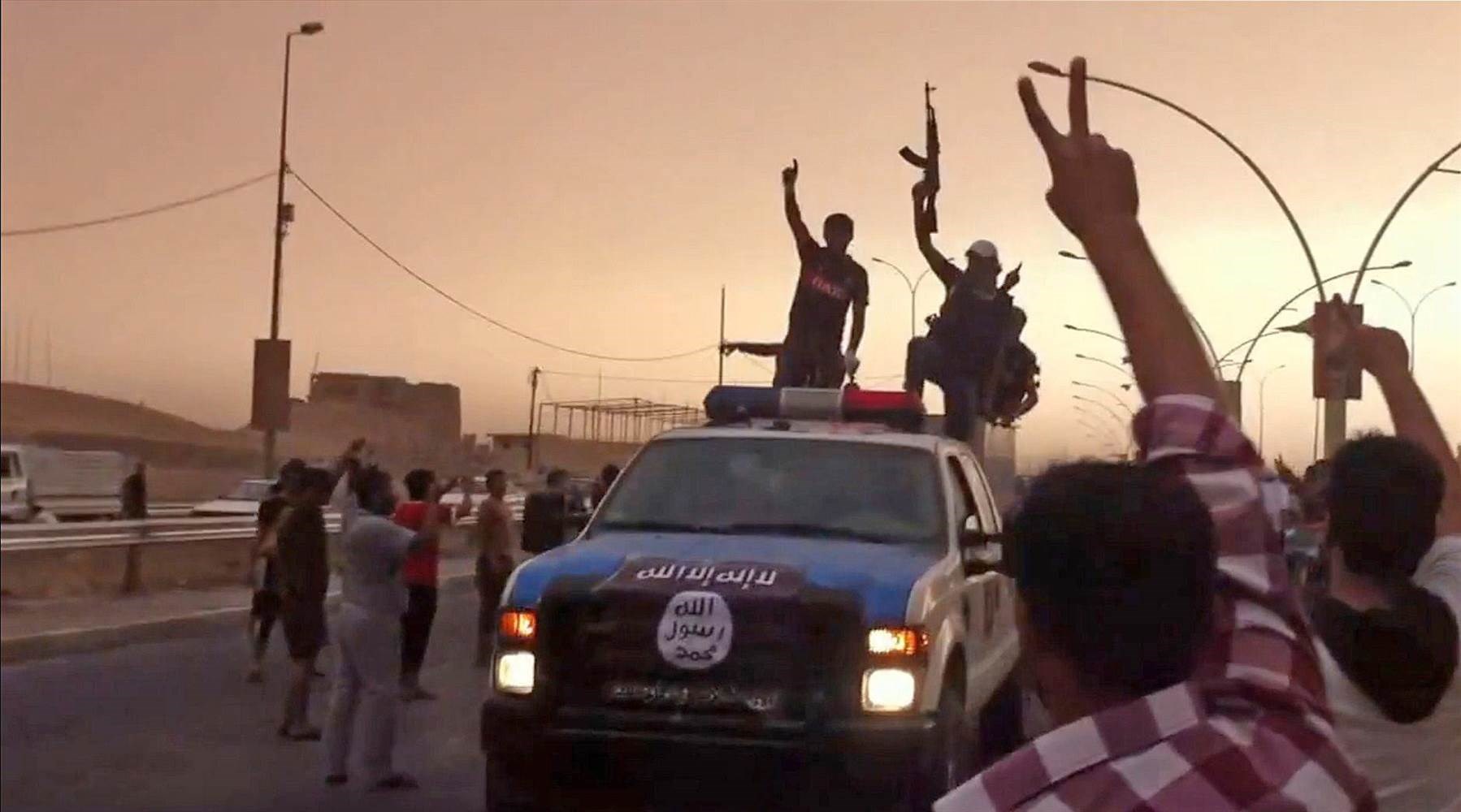 Οι τζιχαντιστές εγκαταλείπουν τη Μοσούλη – Πέφτουν στον Τίγρη ποταμό για να γλιτώσουν