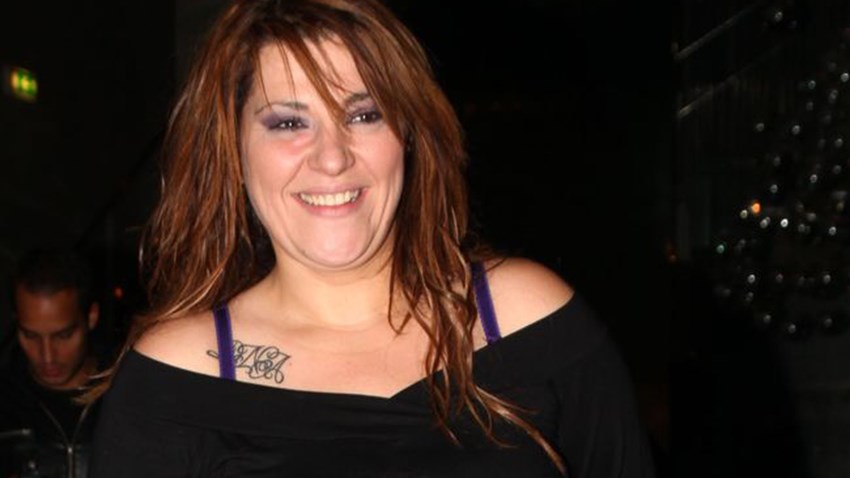 Η Ζαρίφη ποζάρει με νέο look – ΦΩΤΟ