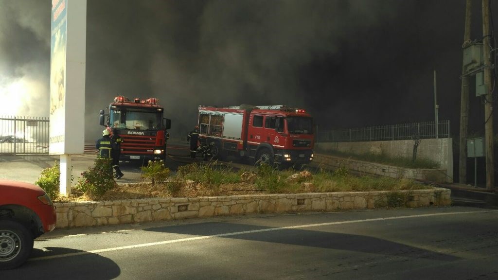 Μεγάλη πυρκαγιά σε εργοστάσιο στο Ηράκλειο – ΒΙΝΤΕΟ – ΦΩΤΟ