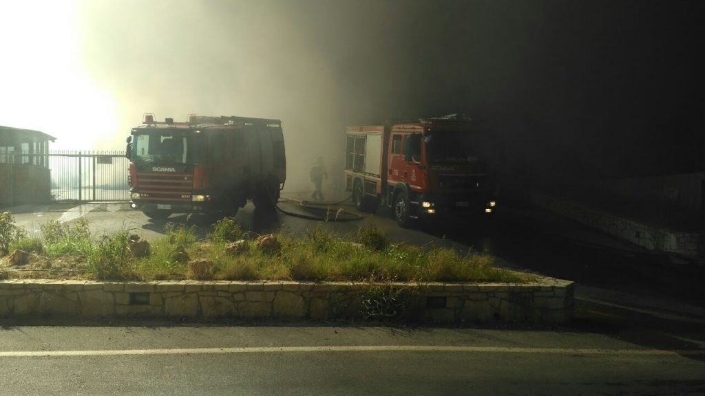 Ηράκλειο: Κάηκε ολοσχερώς το εργοστάσιο στην Τύλισο