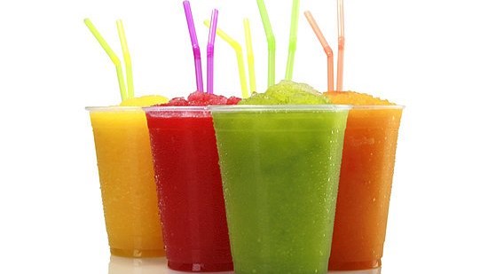 Θέλετε να αδυνατίσετε; Σταματήστε να πίνετε παγωμένα ροφήματα με καλαμάκι