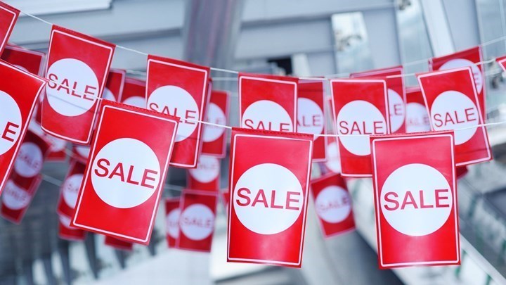 Πρεμιέρα για τις θερινές εκπτώσεις