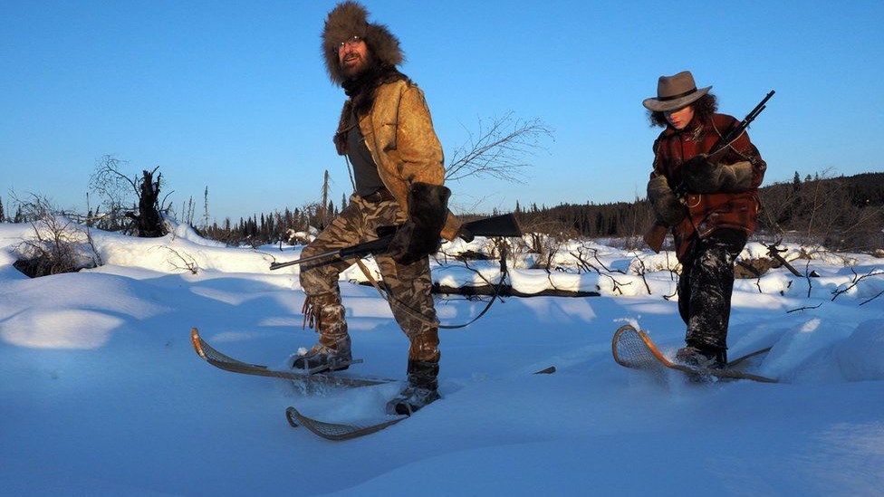 Οικογένεια ζει 18 χρόνια απομονωμένη στην Αλάσκα – ΦΩΤΟ