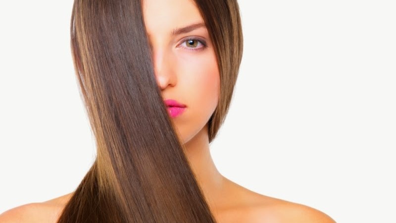 Ίσιωσε τα μαλλιά σου εντελώς φυσικά με ένα… κοτσάνι σέλινο