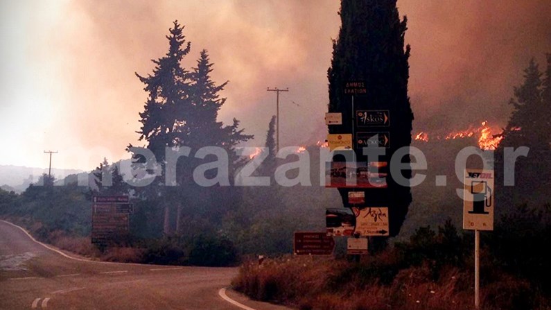 Μαίνεται ανεξέλεγκτη η μεγάλη πυρκαγιά στη Ζάκυνθο – ΦΩΤΟ