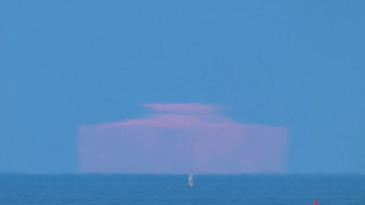 Το ορθογώνιο… φεγγάρι που προκάλεσε θεωρίες συνωμοσίας – ΦΩΤΟ