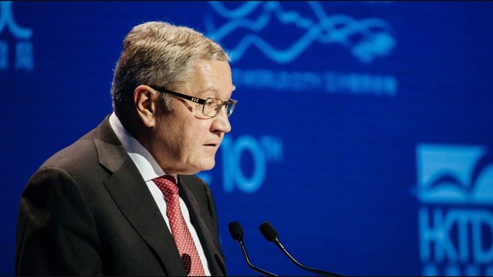 Ρέγκλινγκ: Η Αθήνα δεν θα χρειαστεί 4ο μνημόνιο εφόσον παραμείνει σε τροχιά μεταρρυθμίσεων