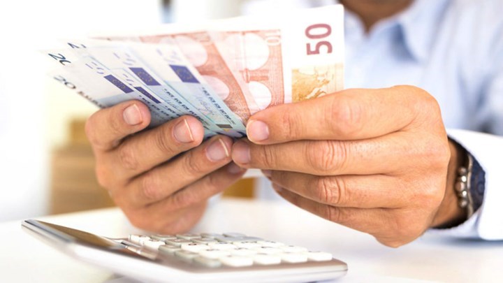 Ακατάσχετα και αφορολόγητα τα βοηθήματα των Δήμων σε οικονομικά αδύναμους πολίτες