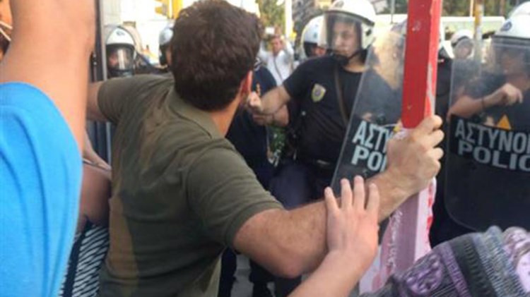 Επεισόδια στη Θεσσαλονίκη: Διαδηλωτές εισέβαλαν στις εγκαταστάσεις της ΕΡΤ3 – ΒΙΝΤΕΟ