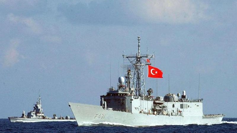 Κλιμακώνουν τις προκλήσεις οι Τούρκοι: Δύο πλοία και υποβρύχιο στα ανοιχτά της Κύπρου