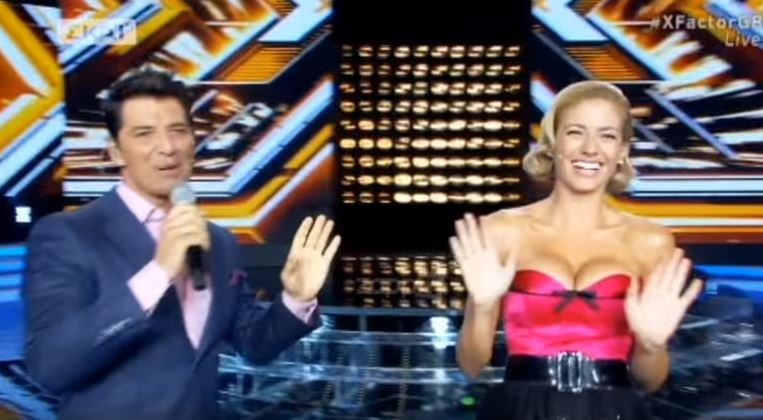 X-Factor: Προκάλεσε… λιποθυμίες το ντεκολτέ της Ευαγγελίας Αραβανή – ΒΙΝΤΕΟ