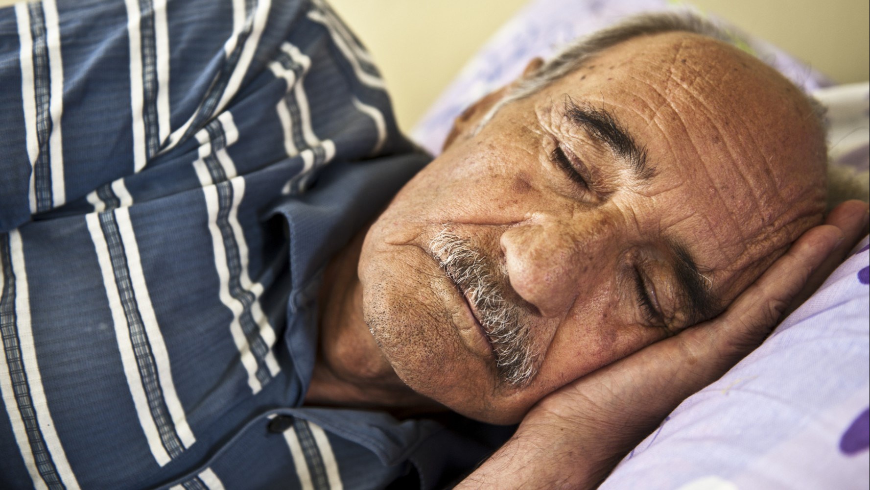Γιατί όσο μεγαλώνουμε κοιμόμαστε όλο και λιγότερο;