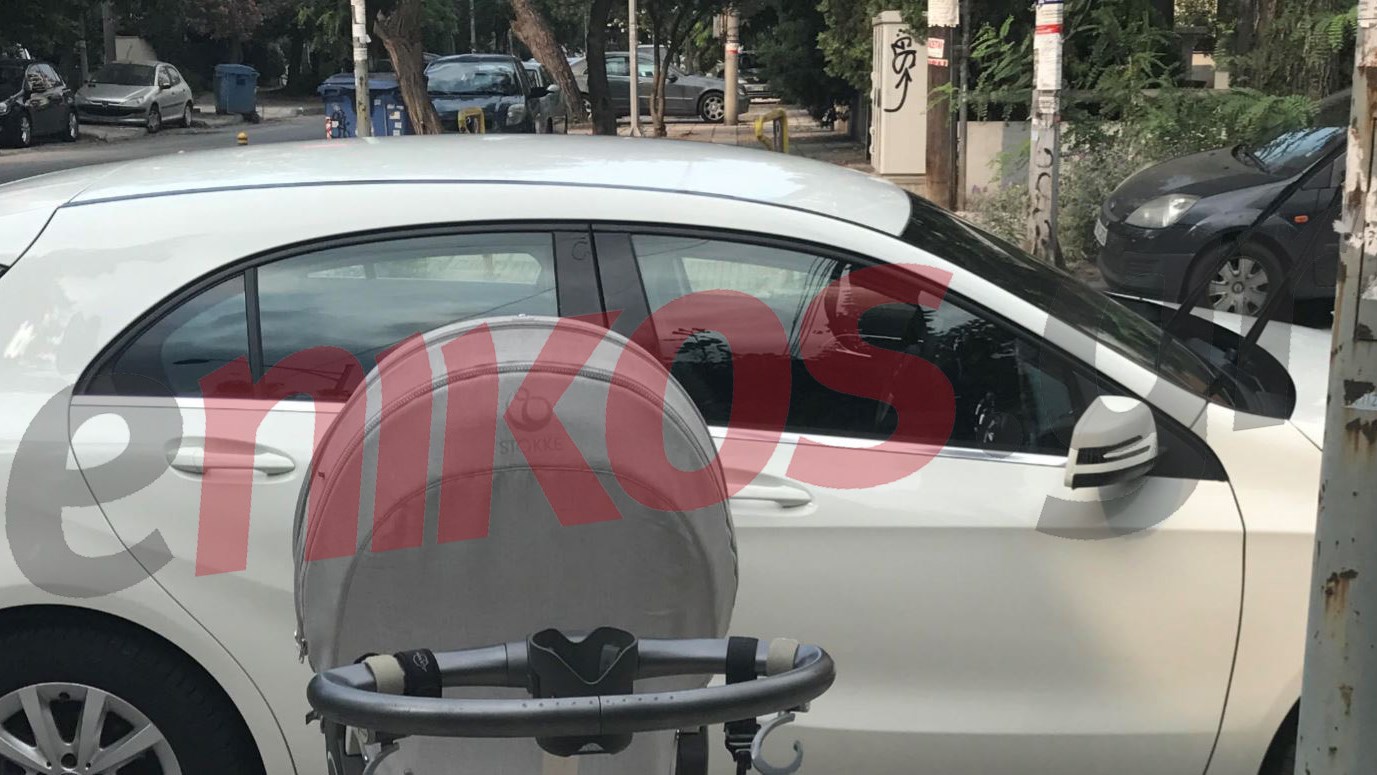 Οδηγός πάρκαρε μπροστά σε ράμπα αναπήρων στην Καλαμαριά – ΦΩΤΟ αναγνώστη