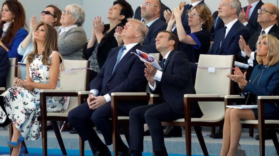 Η γαλλική στρατιωτική μπάντα έπαιξε Daft Punk ενώπιον των Μακρόν και Τραμπ – ΒΙΝΤΕΟ