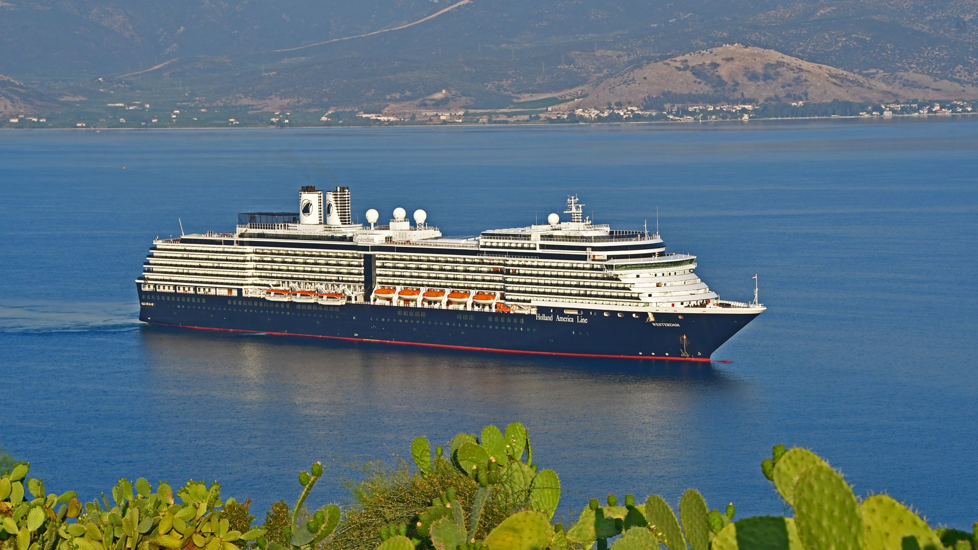 Το εντυπωσιακό κρουαζιερόπλοιο με τα 11 καταστρώματα στο Ναύπλιο – ΦΩΤΟ – ΒΙΝΤΕΟ