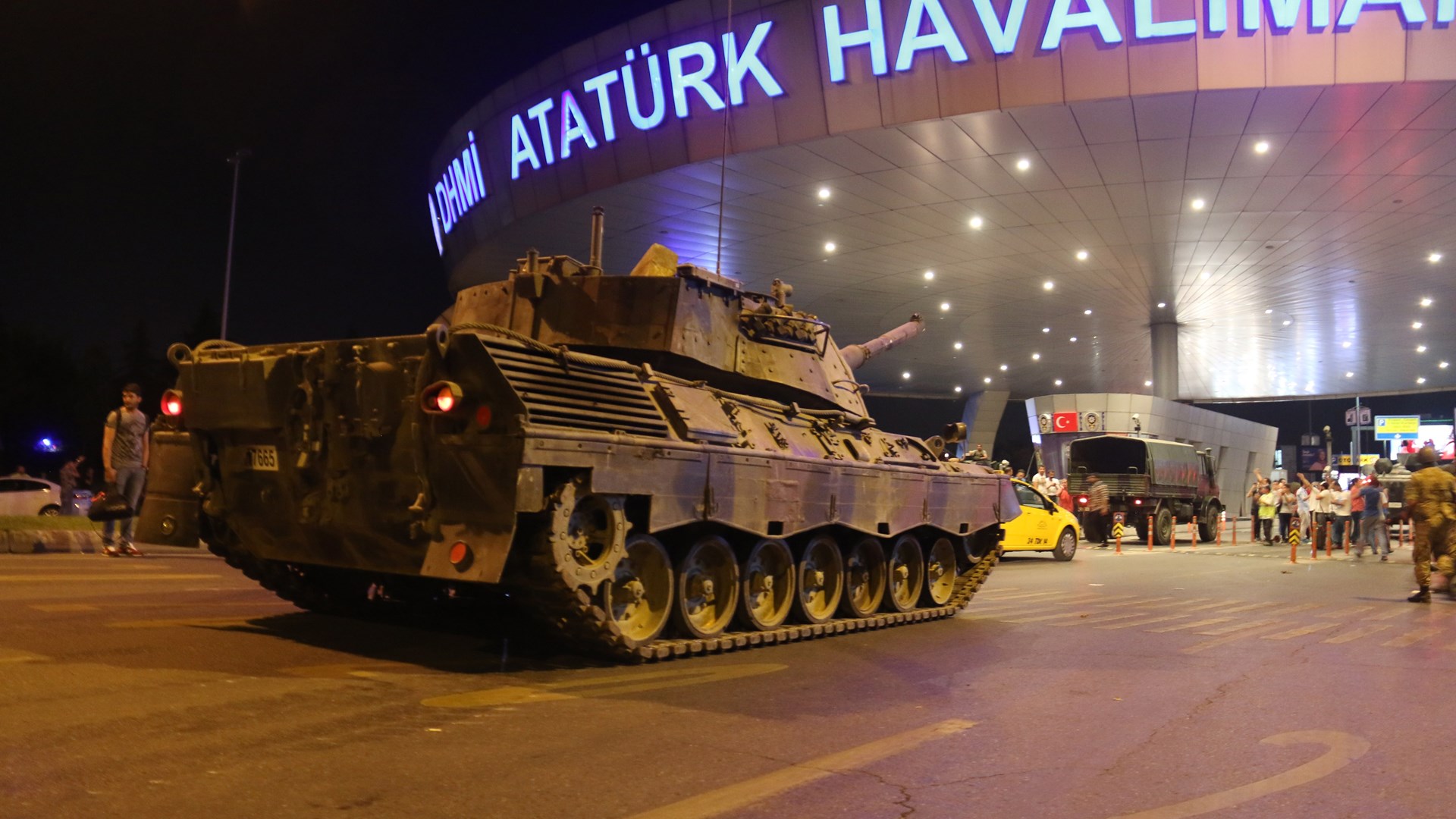 Ένας χρόνος μετά το αποτυχημένο αιματηρό πραξικόπημα στην Τουρκία – ΒΙΝΤΕΟ