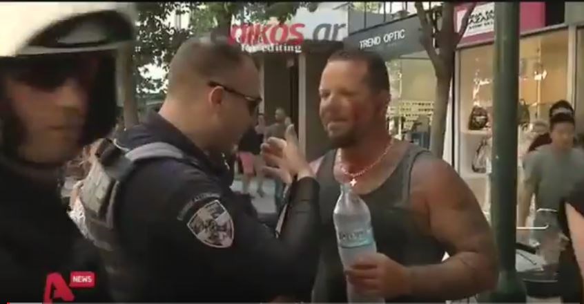 Τουρίστας κατήγγειλε τον ξυλοδαρμό του επειδή ψώνιζε… Κυριακή – ΒΙΝΤΕΟ