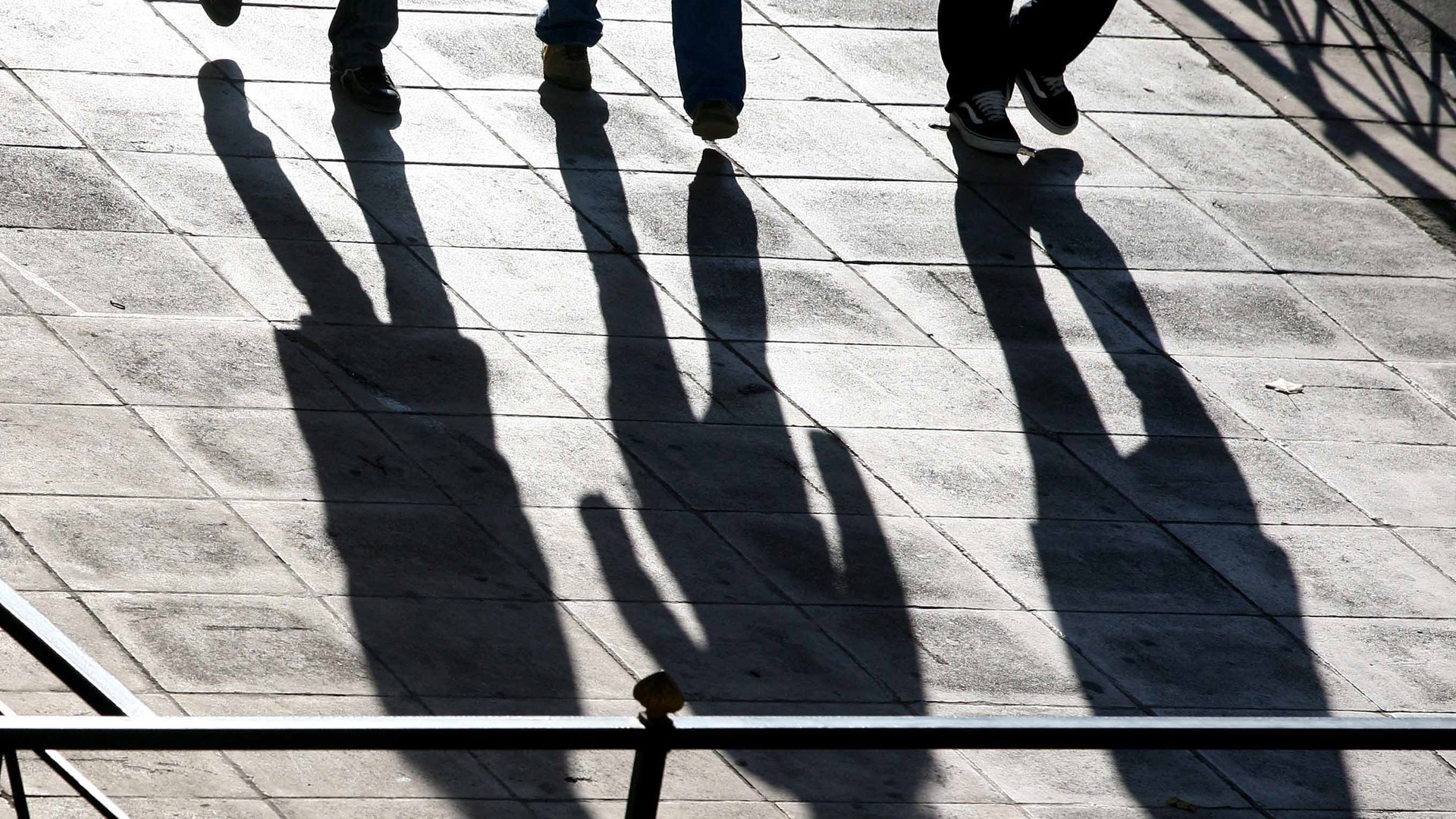 Ολόκληρη η έρευνα-σοκ: Το 75% των νέων σκέφτεται να φύγει από τη χώρα