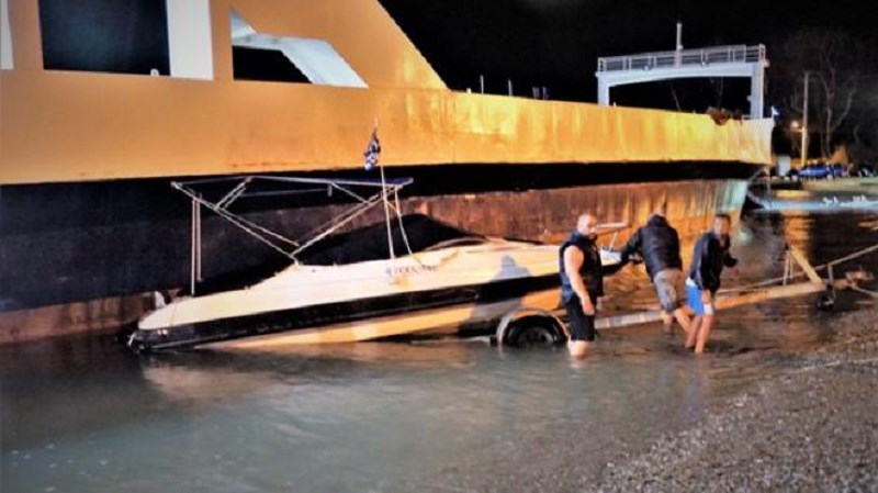 Ανεξέλεγκτο φέρι μποτ στο Ρίο: Κόπηκαν οι κάβοι του – Παρέσυρε 15 σκάφη – ΦΩΤΟ