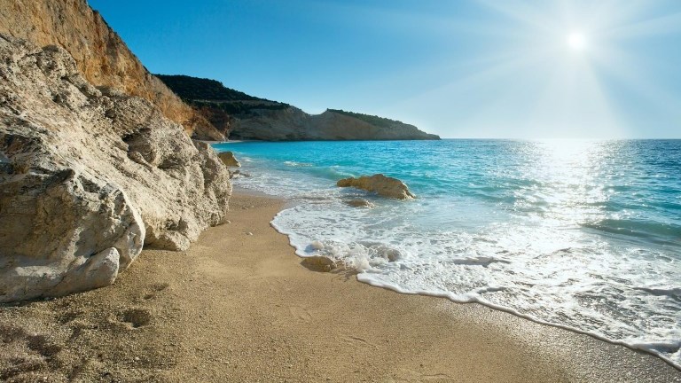 Telegraph: Τα καλύτερα ελληνικά νησιά για οικογένειες