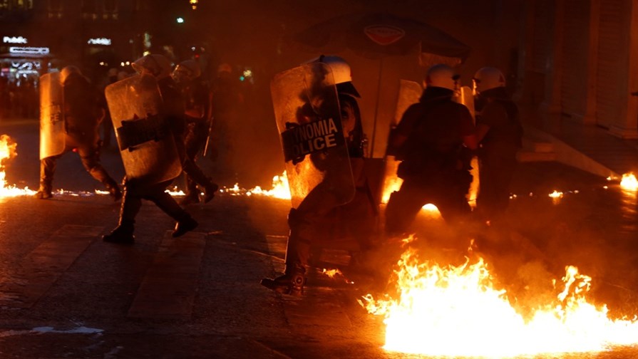 Επεισόδια στην Ερμού κατά την πορεία συμπαράστασης στην Ηριάννα