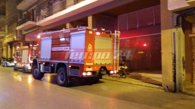Πάτρα: Φωτιά σε διαμέρισμα πολυκατοικίας – Επιχείρηση απομάκρυνσης των ενοίκων- ΤΩΡΑ