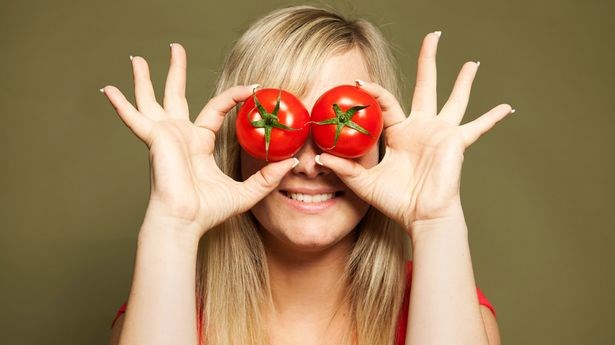 Αυτές είναι οι τροφές που μας προστατεύουν από τον ήλιο