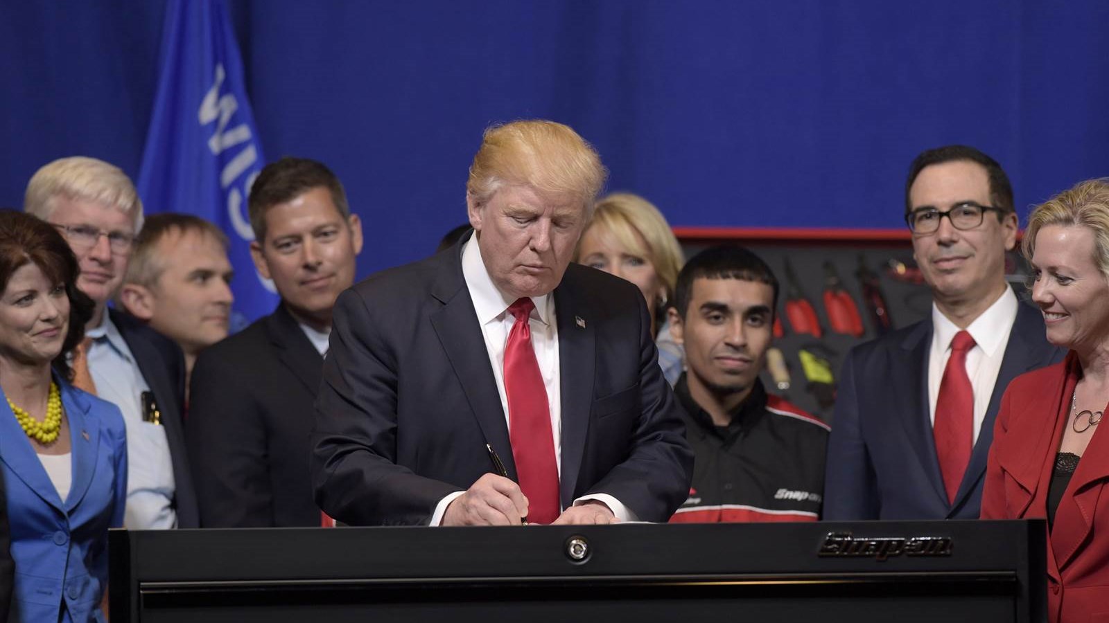 Οι ΗΠΑ εκδίδουν εκτάκτως 15.000 βίζες εξαιτίας μεγάλης έλλειψης εργατών