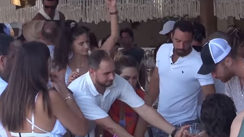 Τανιμανίδης-Μπόμπα διασκέδασαν στο πάρτι του Τούρκου παραγωγού του Survivor στη Μύκονο – BINTEO