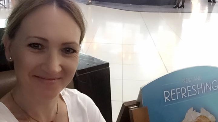 Το Facebook «κατέβασε» φωτογραφία ηθοποιού που θήλαζε δημόσια τον γιο της – ΦΩΤΟ