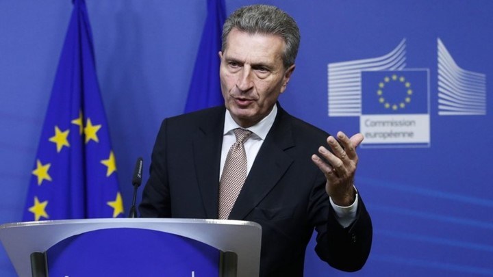 Έτινγκερ για έξοδο της Ελλάδας στις αγορές: Όσο νωρίτερα, τόσο καλύτερα