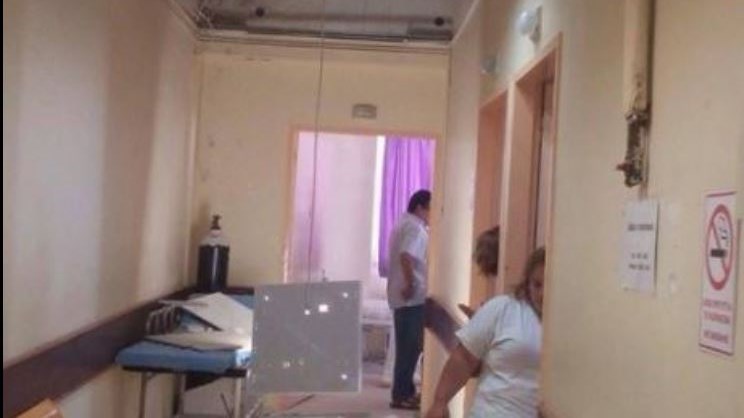 Κατέρρευσε ψευδοροφή στην Παθολογική του νοσοκομείου Χίου – ΦΩΤΟ