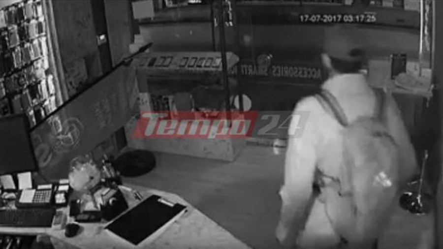 Καρέ – καρέ η «έφοδος» διαρρήκτη σε κατάστημα της Πάτρας – ΒΙΝΤΕΟ