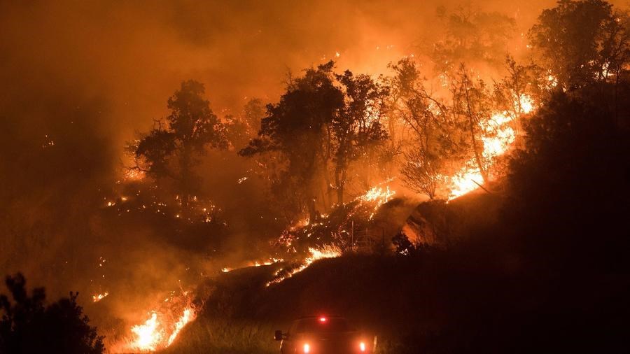 ΗΠΑ: Εκκενώθηκε πόλη στην Καλιφόρνια εξαιτίας πυρκαγιάς – ΒΙΝΤΕΟ