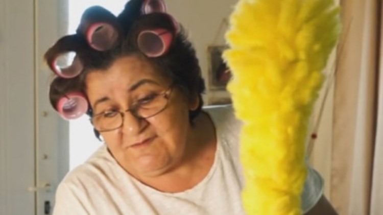 Το σποτ με την Ελληνίδα μάνα που κάνει θραύση στο διαδίκτυο – ΒΙΝΤΕΟ