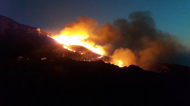 Πυρκαγιά σε φαράγγι του Λασιθίου