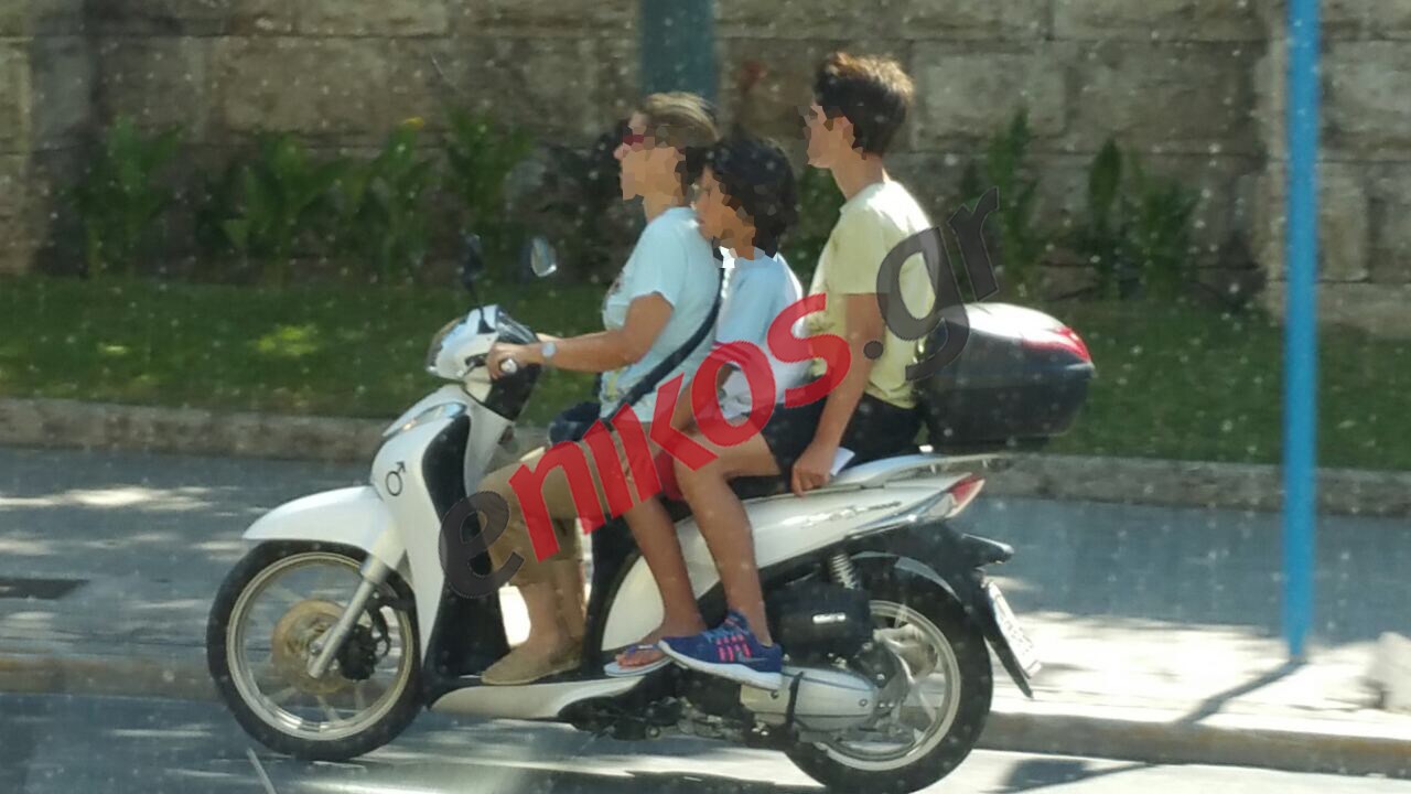 Εγκληματικό τρικάβαλο χωρίς κράνος – ΦΩΤΟ αναγνώστη