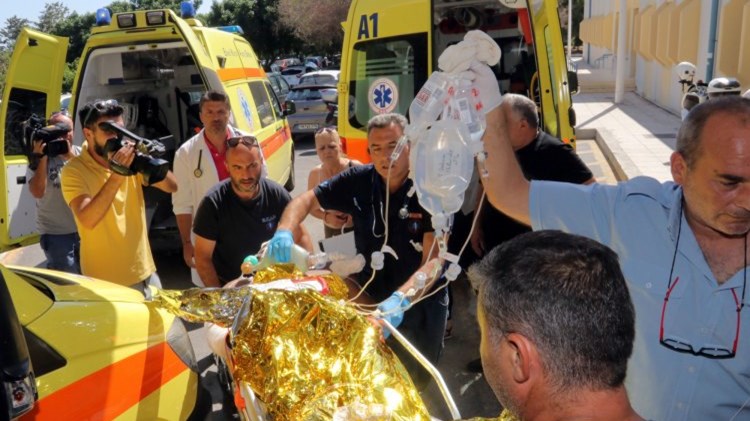 Επτά οι σοβαρά τραυματίες από τον σεισμό – Ένας ακρωτηριασμένος – ΦΩΤΟ – BINTEO