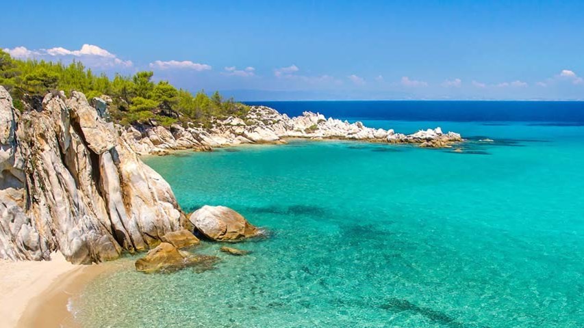 Τα 10 κορυφαία παραθαλλάσια μέρη στην Ελλάδα για διακοπές