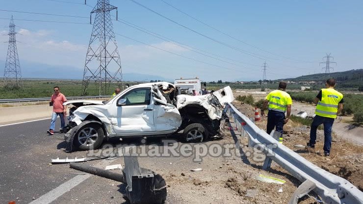 Σφοδρή σύγκρουση βυτιοφόρου με ΙΧ – ΒΙΝΤΕΟ – ΦΩΤΟ