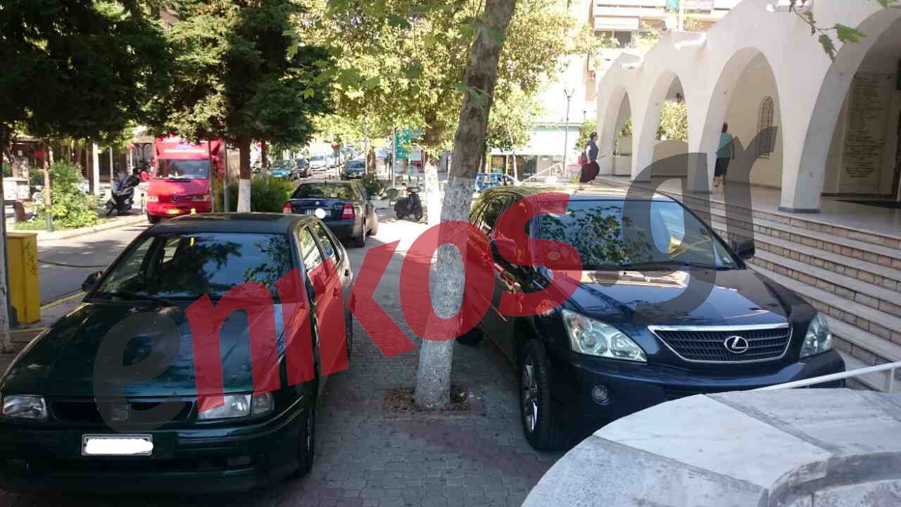 Μάστιγα το παράνομο παρκάρισμα στο Παλαιό Φάληρο – ΦΩΤΟ αναγνώστη
