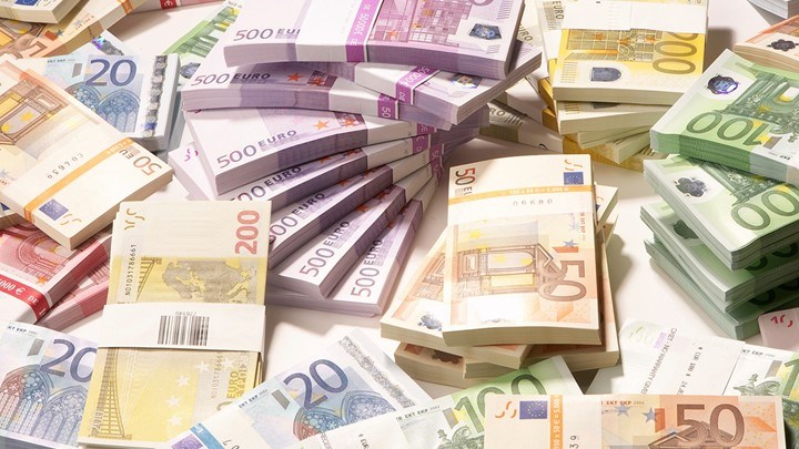 Στα 18 δισ. ευρώ οι δαπάνες της Ελλάδας για τοκοχρεολύσια το επόμενο 12μηνο