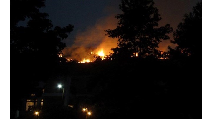 Ιωάννινα: Η Π.Υ. απέτρεψε την επέκταση της φωτιάς στον οικισμό Νεοχωρόπουλου – ΦΩΤΟ
