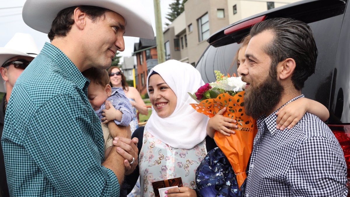 Όταν ο Τριντό συνάντησε τον… Τριντό – ΦΩΤΟ