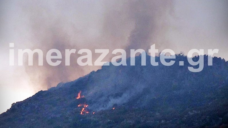 Μαίνεται η πυρκαγιά στη Ζάκυνθο