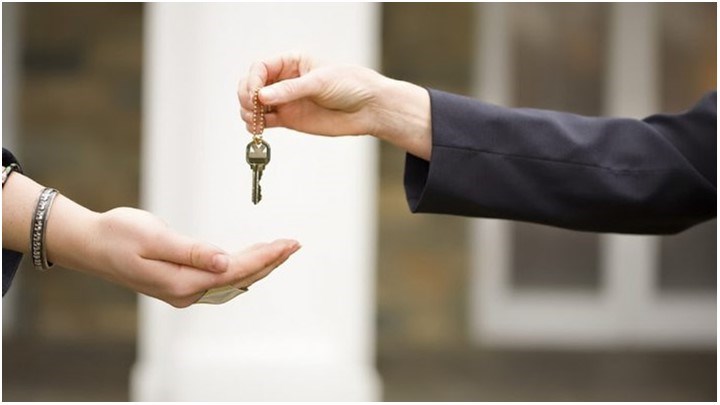 Δίνεις τα κλειδιά και… γλιτώνεις το σφυρί του πλειστηριασμού